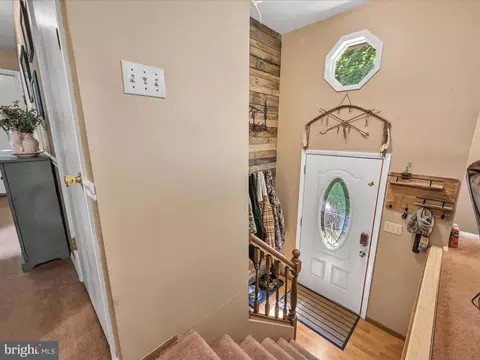 Entry Way - 64 Steiner Pl, Blandon, PA 19510 photo 2 of 3