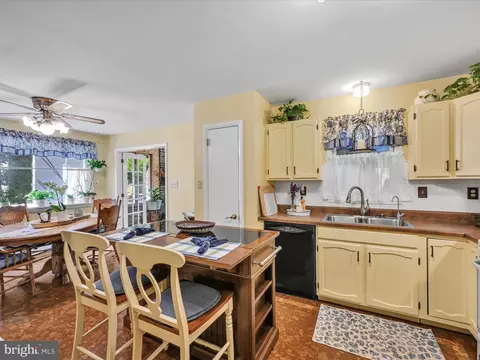 Kitchen - 64 Steiner Pl, Blandon, PA 19510 photo 5 of 5