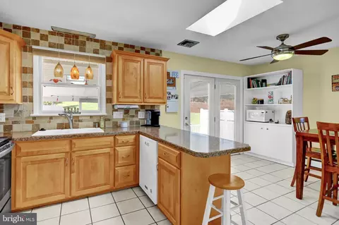 57 Wesleyan Dr, Reading, PA 19607 photo 9