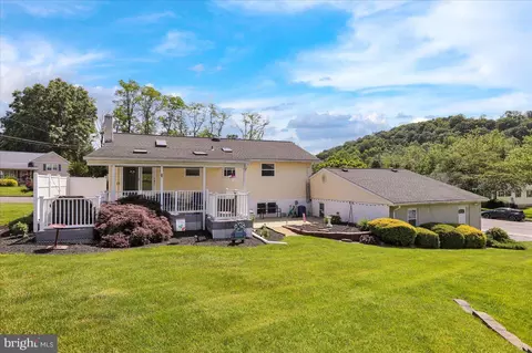 57 Wesleyan Dr, Reading, PA 19607 photo 32