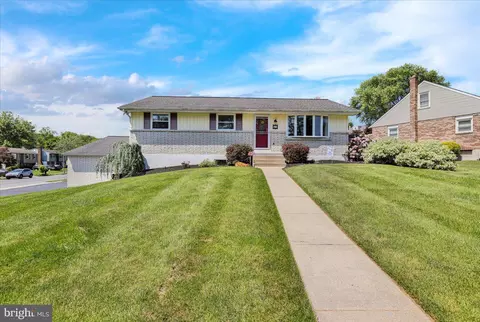 57 Wesleyan Dr, Reading, PA 19607