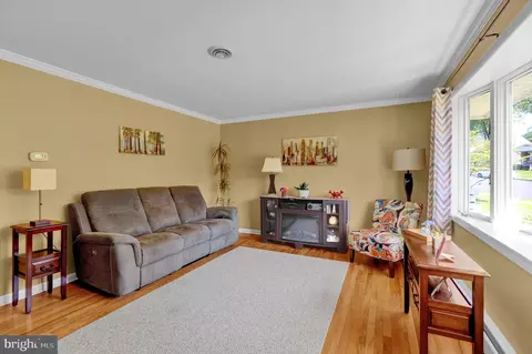 57 Wesleyan Dr, Reading, PA 19607 photo 5