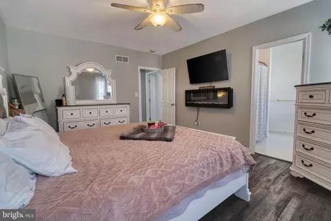 Bedroom - 1017 Leanne St, Reading, PA 19605 photo 2 of 4