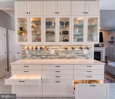 Kitchen - 1017 Leanne St, Reading, PA 19605 photo 2 of 3