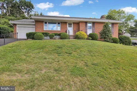 1 Craig Dr, Reading, PA 19606