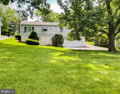 322 S Miller St, Reading, PA 19607 photo 5