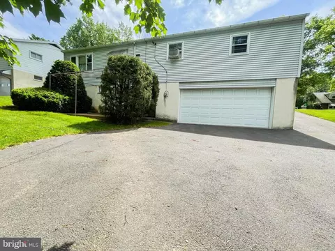 322 S Miller St, Reading, PA 19607 photo 4