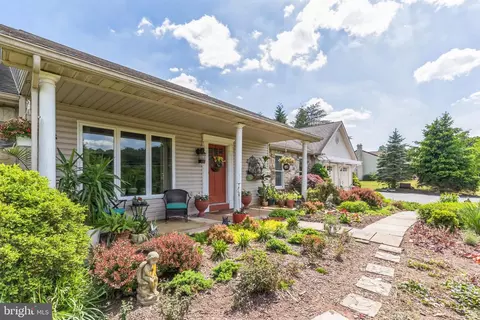 421 Golf Course Rd, Birdsboro, PA 19508