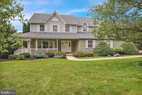 147 Fox Hill Dr, Wernersville, PA 19565