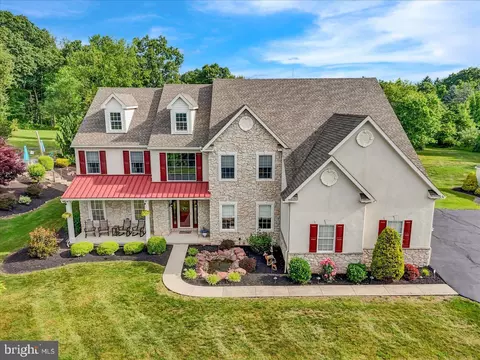 230 Spruce Dr, Birdsboro, PA 19508