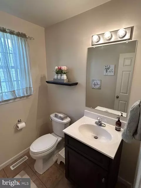 207 S Arthur Dr, Sinking Spring, PA 19608 photo 12