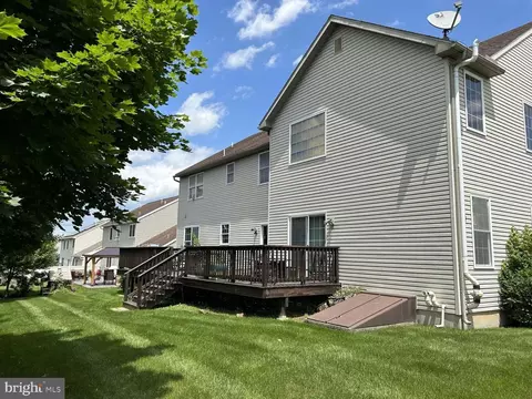 207 S Arthur Dr, Sinking Spring, PA 19608 photo 2