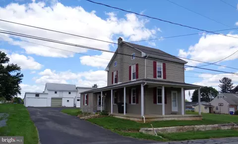 284 Railroad Rd, Mohrsville, PA 19541