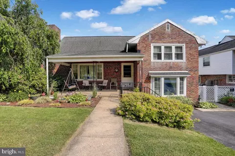 909 Carsonia Ave, Reading, PA 19606
