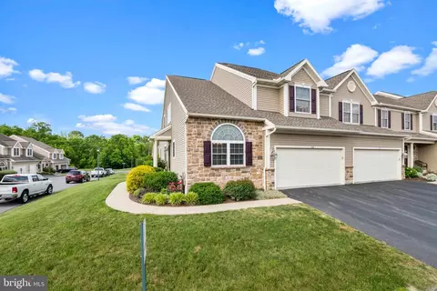 616 Rosemont Ct, Wyomissing, PA 19610