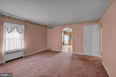 Living - 116 Newkirk Ave, Reading, PA 19607 photo 1 of 1