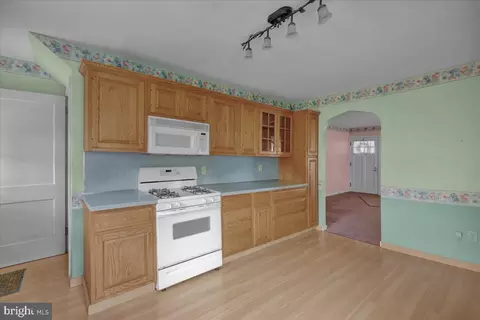 Entry Way - 116 Newkirk Ave, Reading, PA 19607 photo 1 of 4