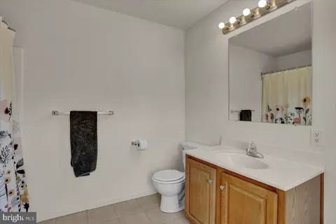 Bath - 71 Maci Way, Reading, PA 19606 photo 3 of 4