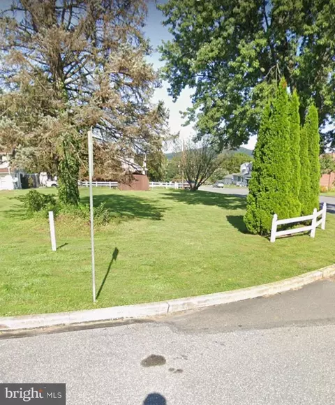 201 Pershing Blvd, Reading, PA 19607