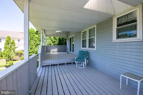 Exterior - 2 Fox Ct, Reading, PA 19607 photo 5 of 7