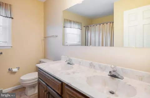 Entry Way - 2 Fox Ct, Reading, PA 19607 photo 3 of 3