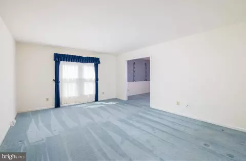 Living - 2 Fox Ct, Reading, PA 19607 photo 1 of 6