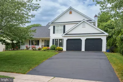 1013 Pepper Ridge Dr, Reading, PA 19606