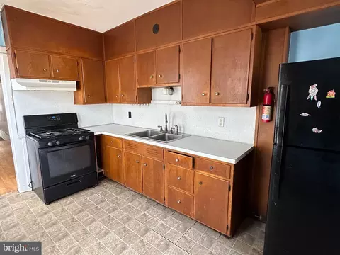 Kitchen - 663 Gordon St, Reading, PA 19601 photo 2 of 3