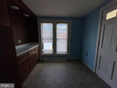 Entry Way - 663 Gordon St, Reading, PA 19601 photo 3 of 4