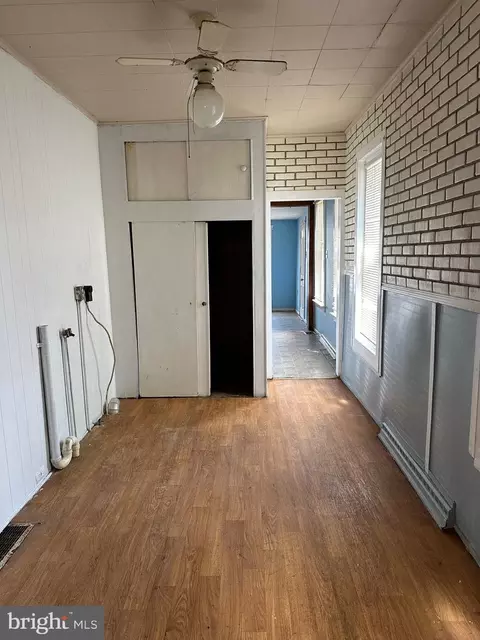Entry Way - 663 Gordon St, Reading, PA 19601 photo 2 of 4