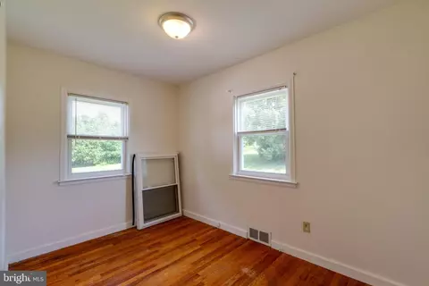Bedroom - 941 High Blvd, Reading, PA 19607 photo 2 of 5