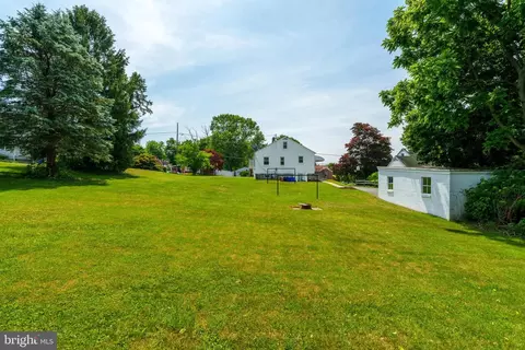 Exterior - 941 High Blvd, Reading, PA 19607 photo 5 of 9