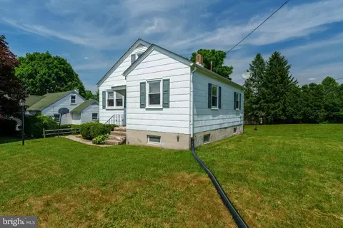 Exterior - 941 High Blvd, Reading, PA 19607 photo 2 of 9