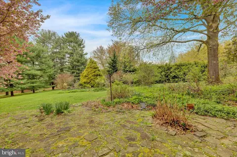 Exterior - 31 Devon Dr, Reading, PA 19606 photo 5 of 10