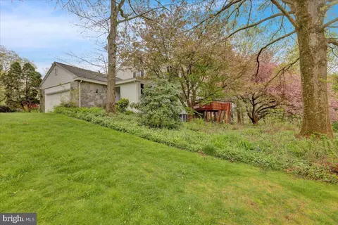 Exterior - 31 Devon Dr, Reading, PA 19606 photo 9 of 10