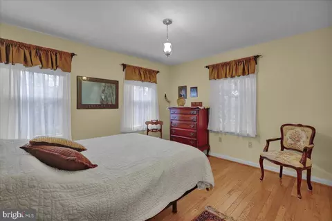 Bedroom - 31 Devon Dr, Reading, PA 19606 photo 5 of 6
