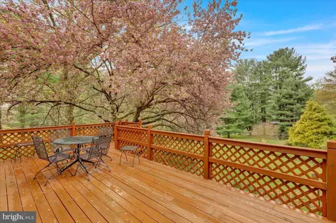 Exterior - 31 Devon Dr, Reading, PA 19606 photo 2 of 10