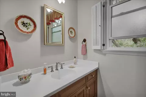 Bath - 31 Devon Dr, Reading, PA 19606 photo 1 of 4