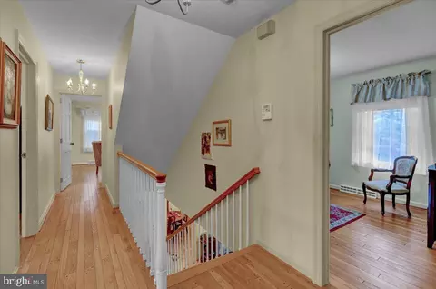Entry Way - 31 Devon Dr, Reading, PA 19606 photo 4 of 7