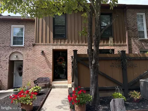 Exterior - 150 Merion Ln, Reading, PA 19607 photo 1 of 10