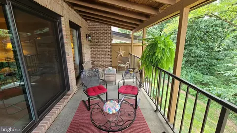 Exterior - 150 Merion Ln, Reading, PA 19607 photo 3 of 10