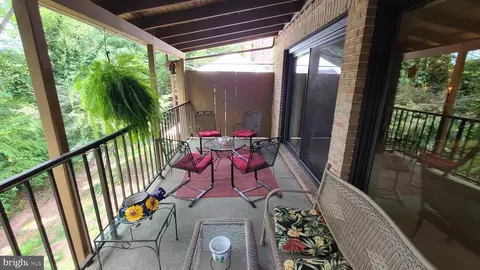 Exterior - 150 Merion Ln, Reading, PA 19607 photo 6 of 10