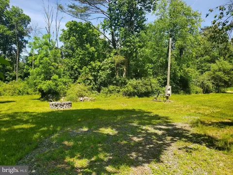 45 Hill School Rd, Boyertown, PA 19512