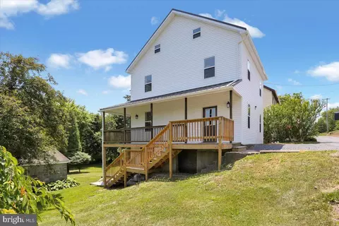 101 Railroad Rd, Mohrsville, PA 19541