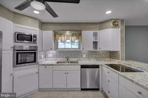 Kitchen - 104 Oberlin Ave, Reading, PA 19608 photo 2 of 3