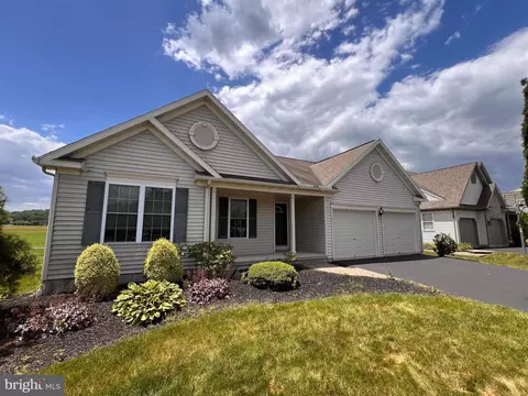 128 Running Creek Dr, Reading, PA 19608