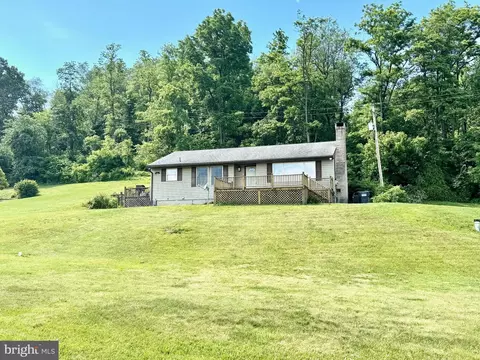 27 Evergreen Rd, Robesonia, PA 19551