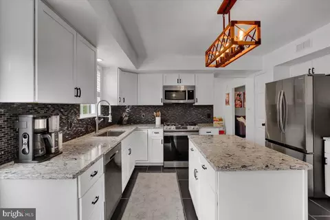 5 Nancy Cir, Reading, PA 19606 photo 10
