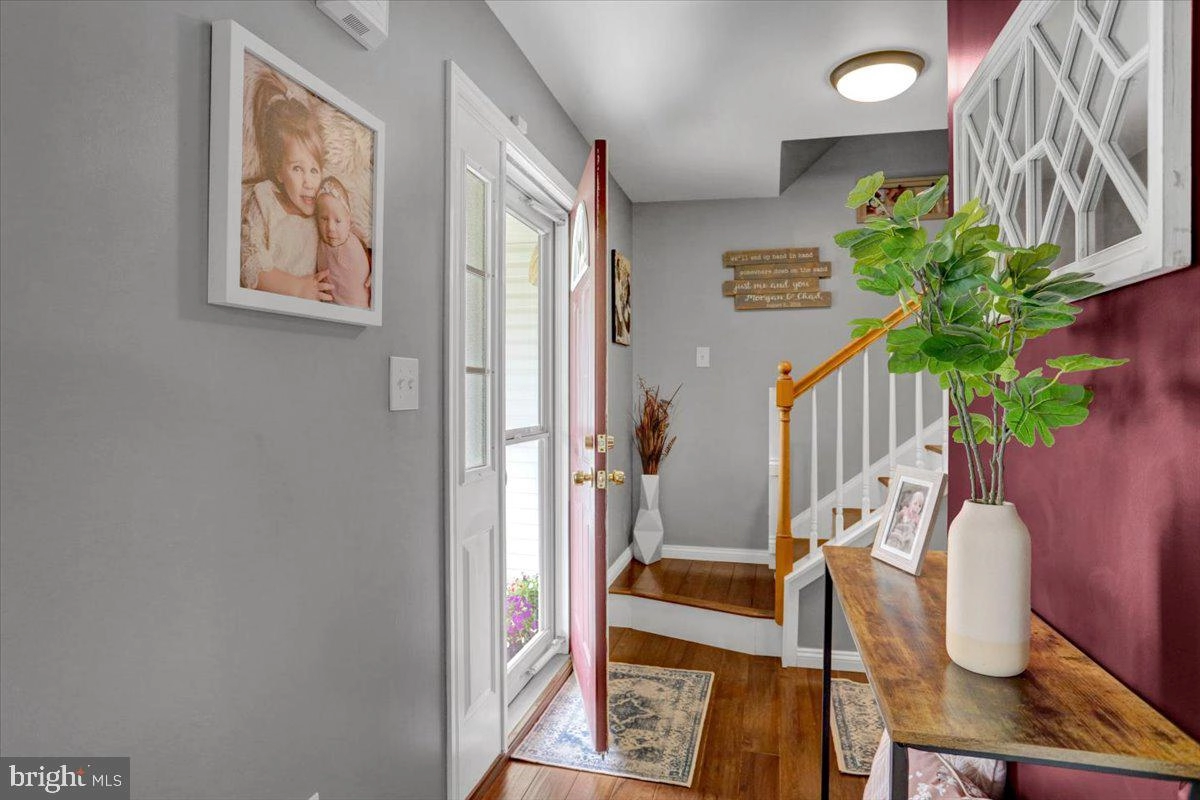 5 Nancy Cir, Reading, PA 19606 photo 4