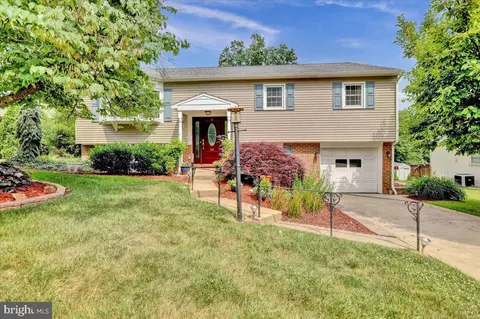 149 Hartline Dr, Reading, PA 19606